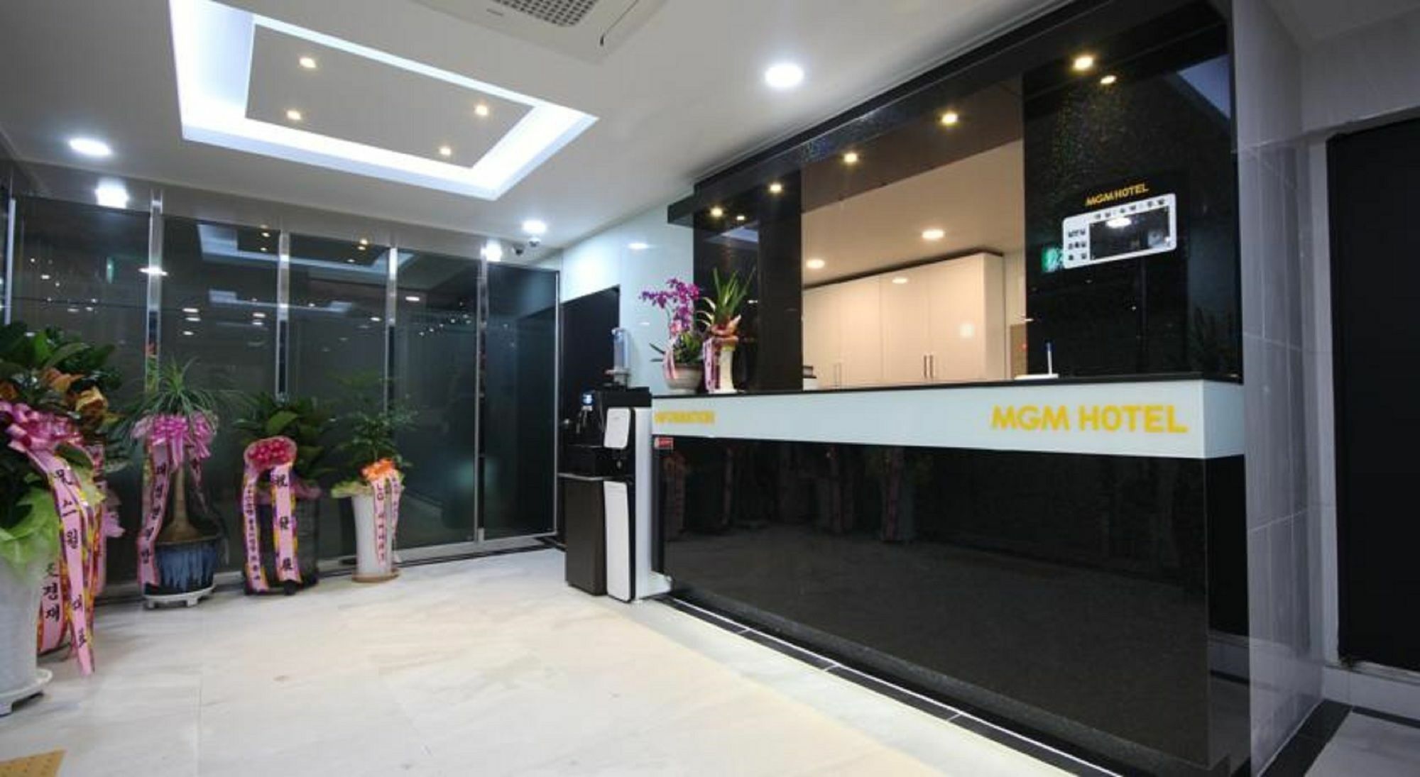Mgm Hotel Busan Exteriör bild